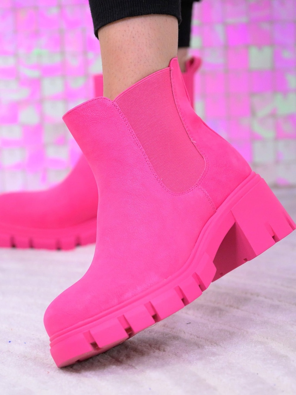 Mia Women’s Chunky Chelsea Ankle Boots in Hot Pink - Size 10